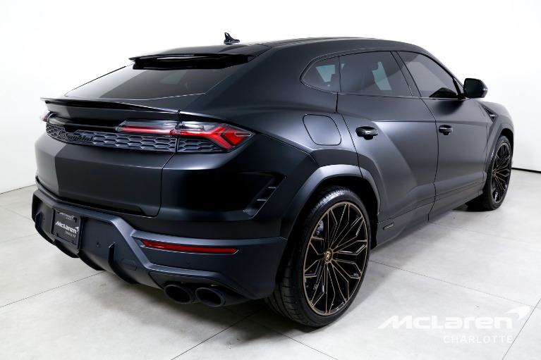 Used-2025-Lamborghini-Urus-SE