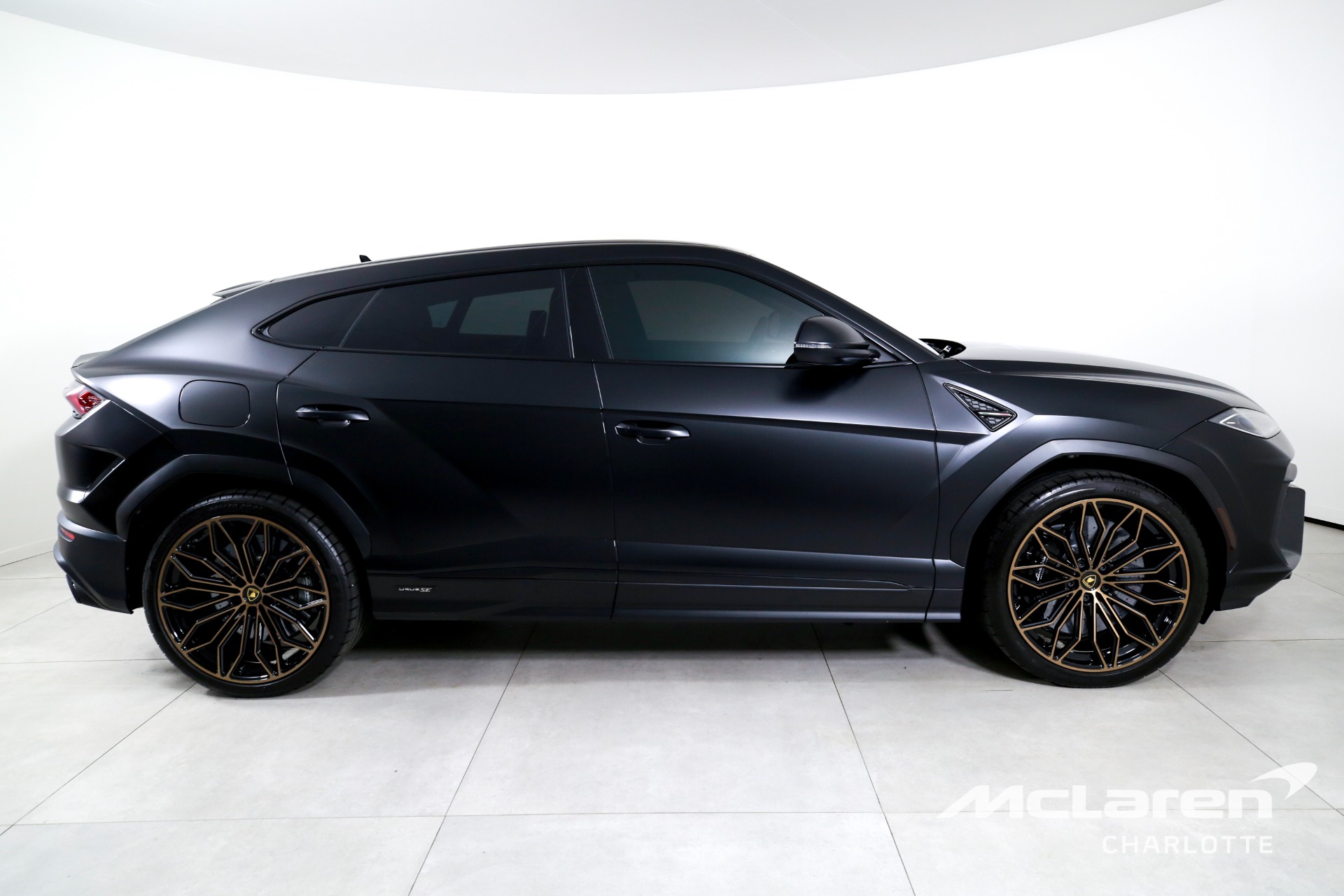 Used 2025 Lamborghini Urus SE | Charlotte, NC