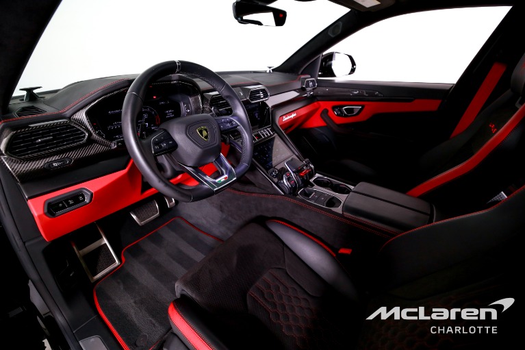 Used-2023-Lamborghini-Urus-S