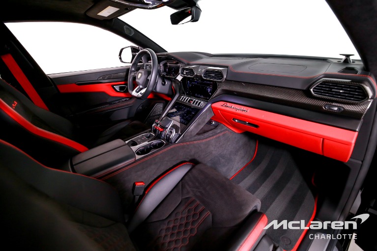 Used-2023-Lamborghini-Urus-S