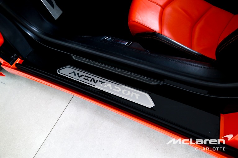 Used-2014-Lamborghini-Aventador-LP-700-4