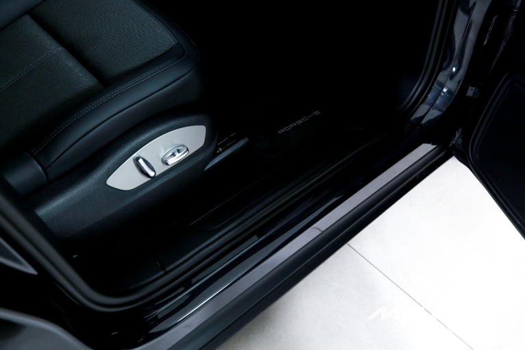 Used-2024-Porsche-Macan
