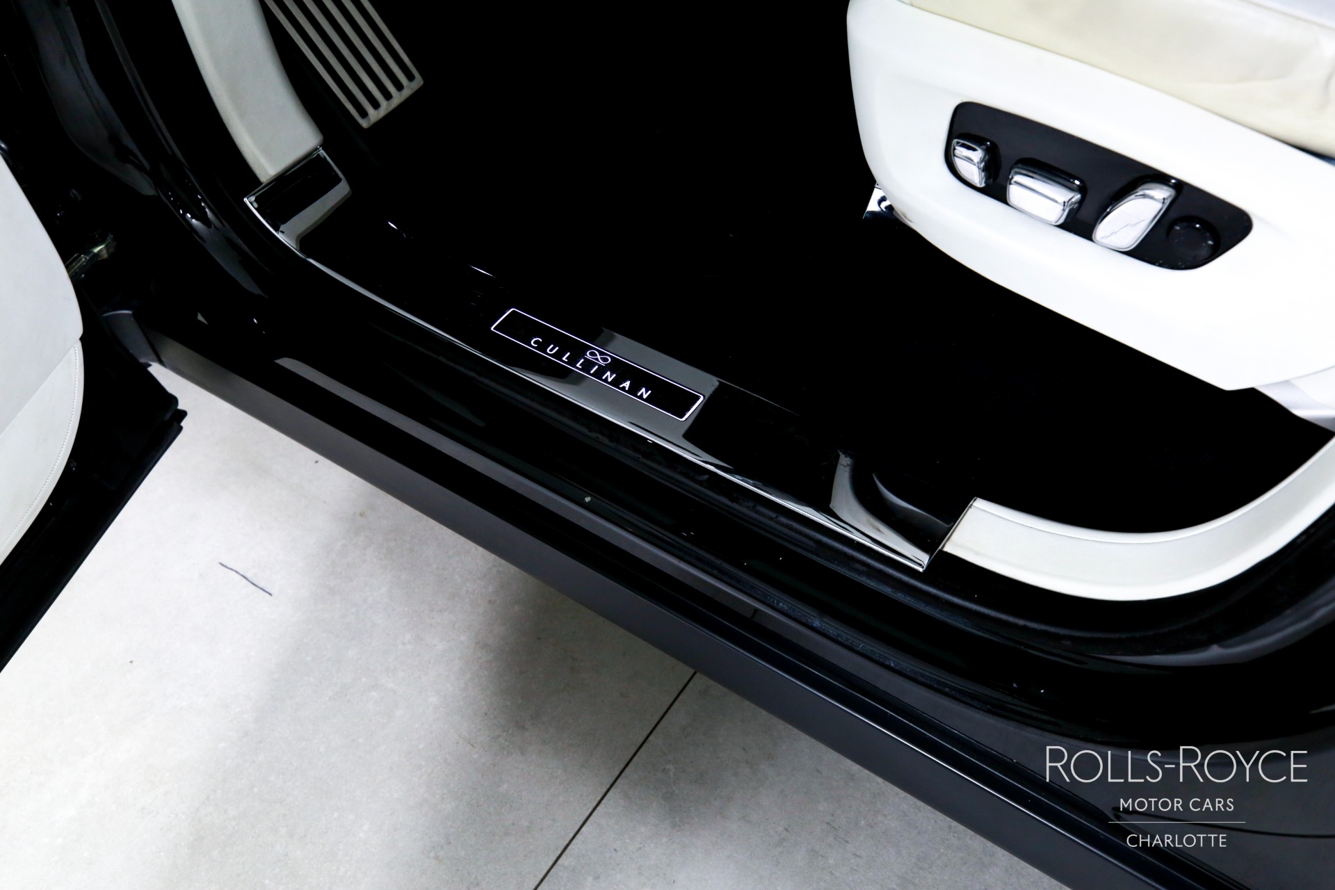 Used 2021 Rolls-Royce Black Badge Cullinan  | Charlotte, NC