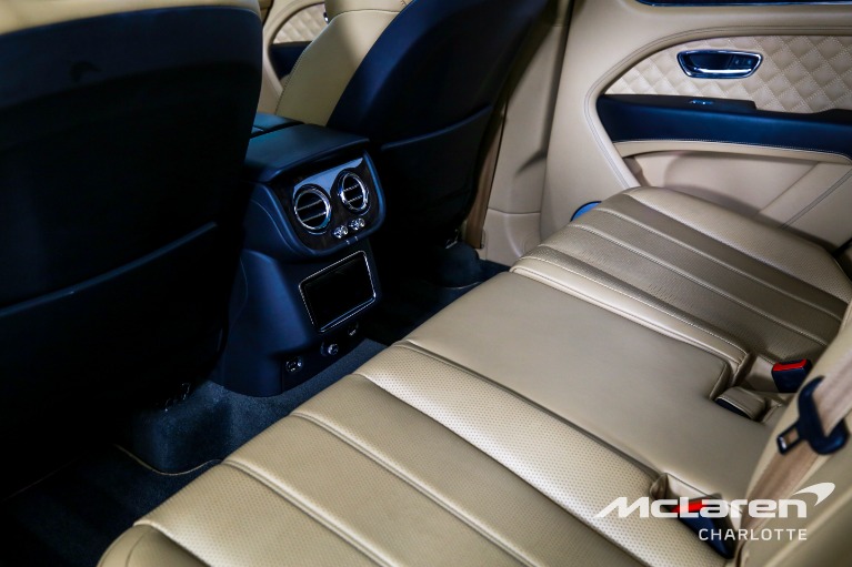 Used-2021-Bentley-Bentayga-Hybrid