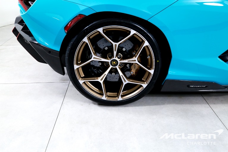 Used-2025-Lamborghini-Revuelto