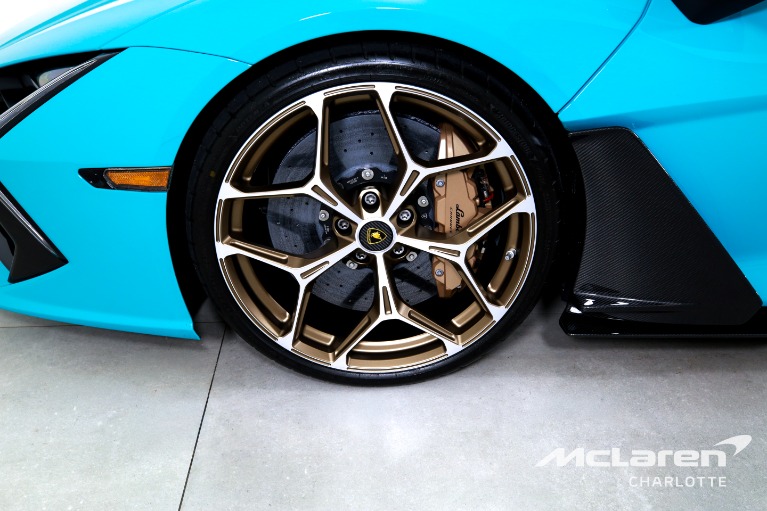 Used-2025-Lamborghini-Revuelto