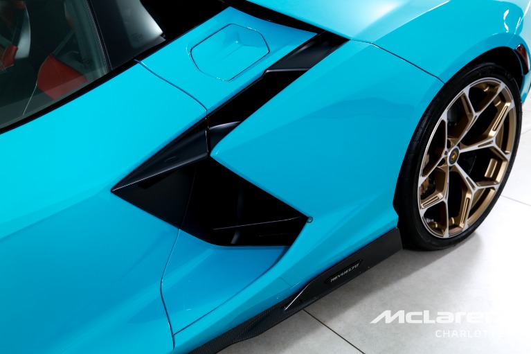 Used-2025-Lamborghini-Revuelto