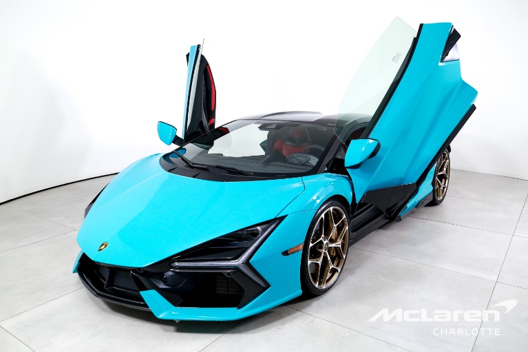 Used-2025-Lamborghini-Revuelto