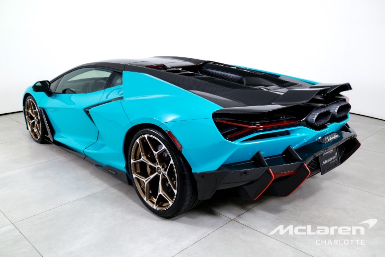 Used-2025-Lamborghini-Revuelto