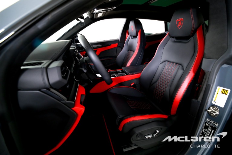 Used-2025-Lamborghini-Urus-SE