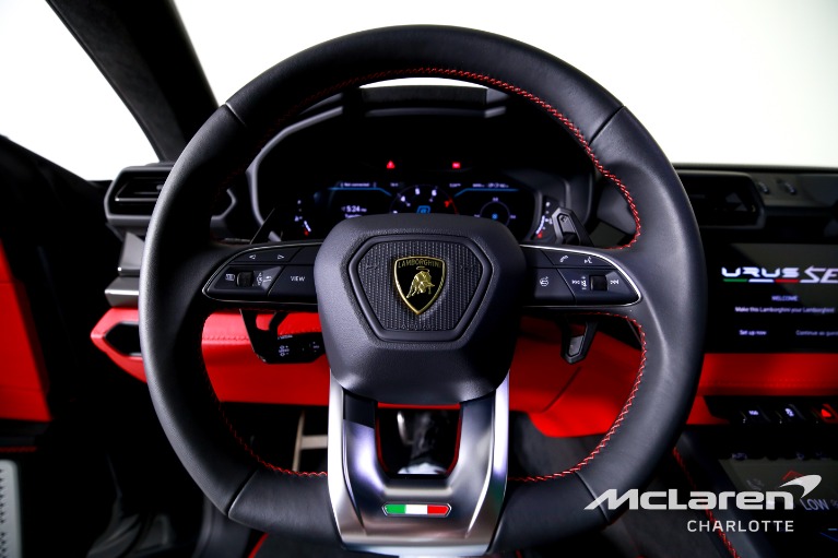 Used-2025-Lamborghini-Urus-SE