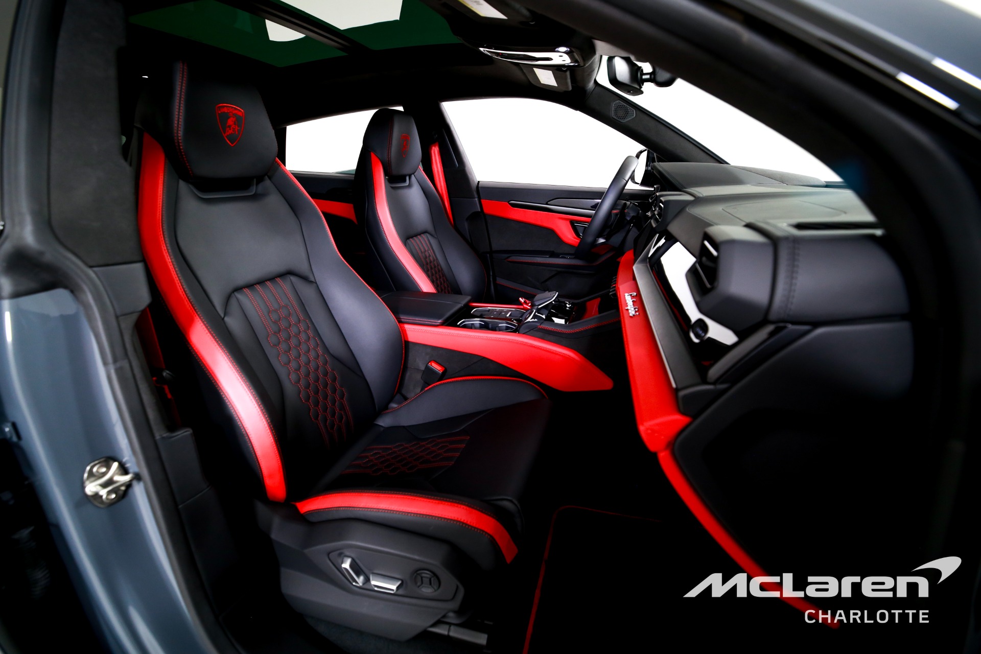 Used 2025 Lamborghini Urus SE | Charlotte, NC