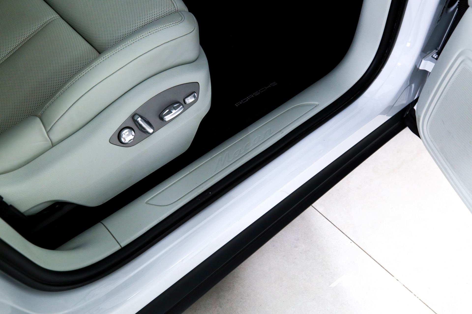 Used 2024 Porsche Macan  | Charlotte, NC