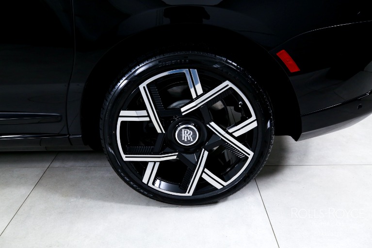New-2027-Rolls-Royce-Black-Badge-Cullinan