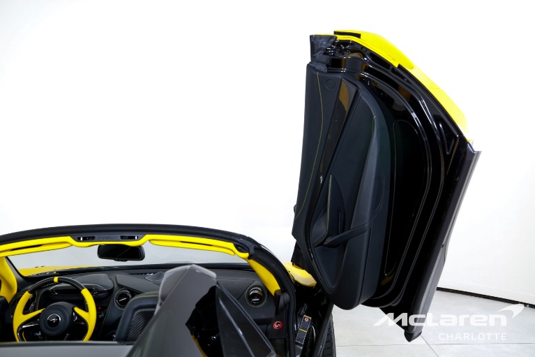 Used-2022-McLaren-765LT-Spider