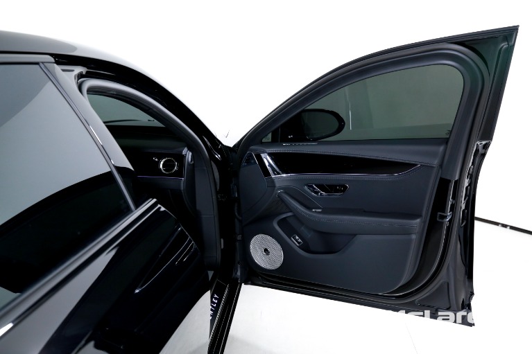 Used-2025-Bentley-Flying-Spur-Black-Edition