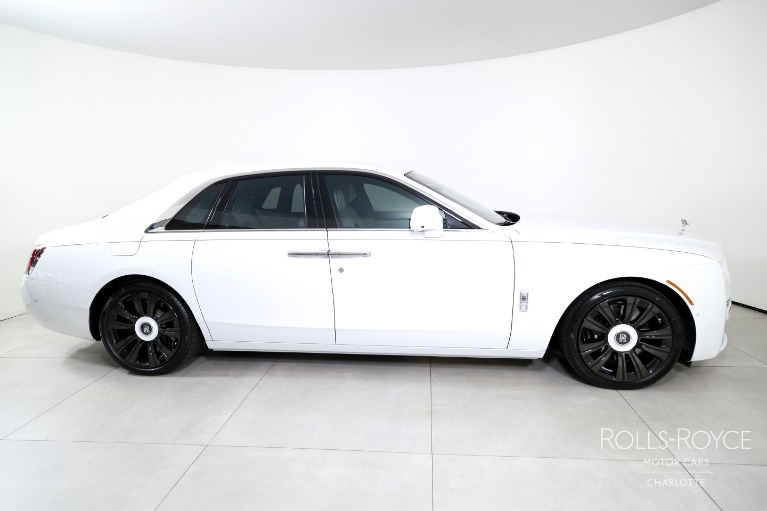 Used-2021-Rolls-Royce-Ghost