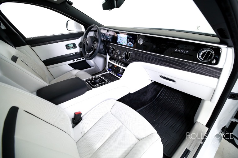 Used-2021-Rolls-Royce-Ghost