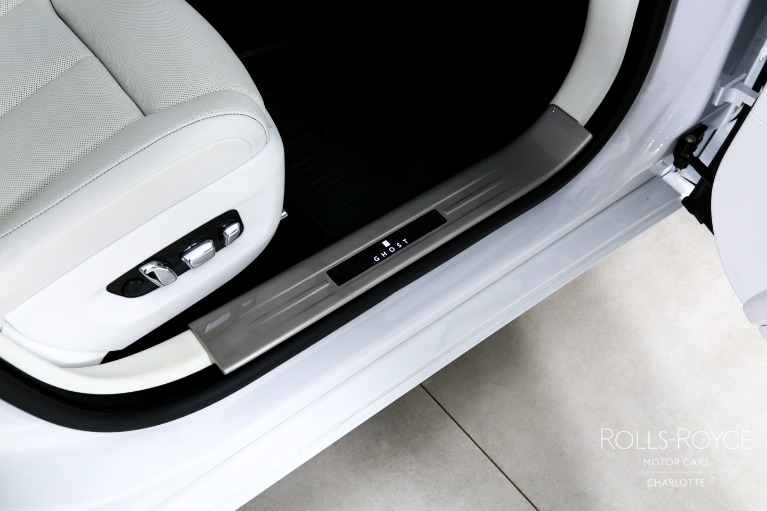 Used-2021-Rolls-Royce-Ghost