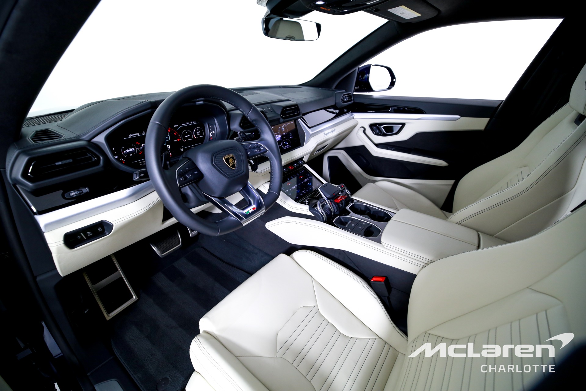 Used 2026 Lamborghini Urus SE | Charlotte, NC