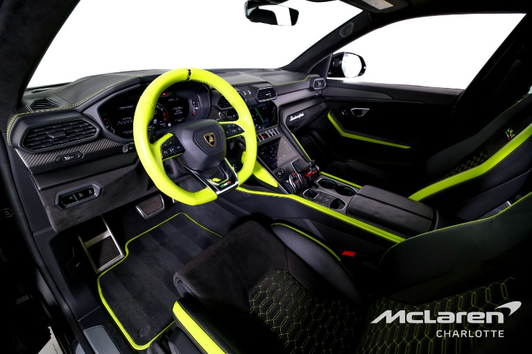 Used-2022-Lamborghini-Urus