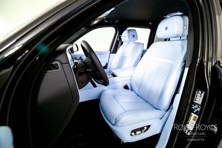 New-2027-Rolls-Royce-Black-Badge-Cullinan