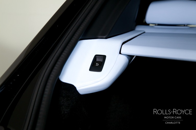 New-2027-Rolls-Royce-Black-Badge-Cullinan