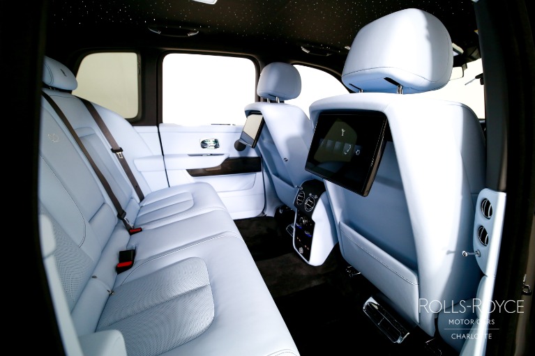 New-2027-Rolls-Royce-Black-Badge-Cullinan
