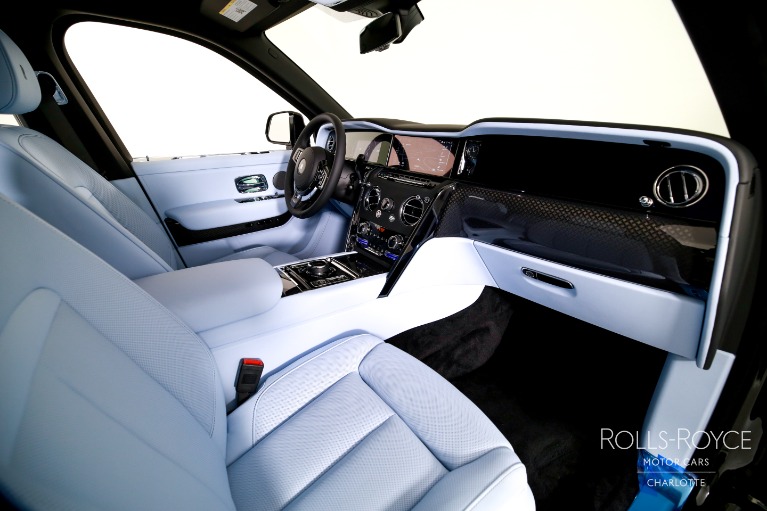 New-2027-Rolls-Royce-Black-Badge-Cullinan