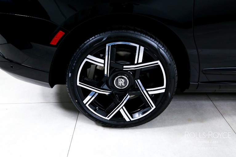 New-2027-Rolls-Royce-Black-Badge-Cullinan