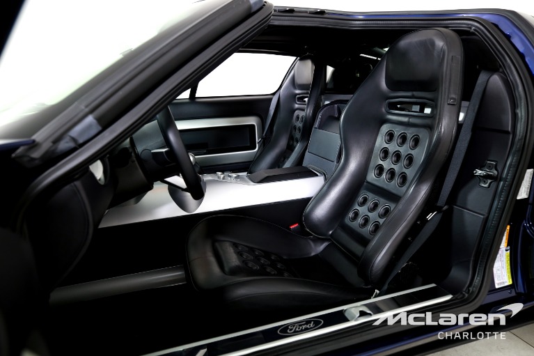 Used-2005-Ford-GT