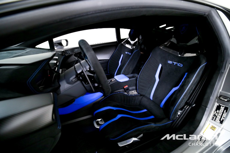 Used-2021-Lamborghini-Huracan-STO