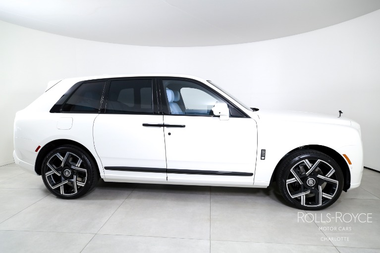 New-2027-Rolls-Royce-Black-Badge-Cullinan