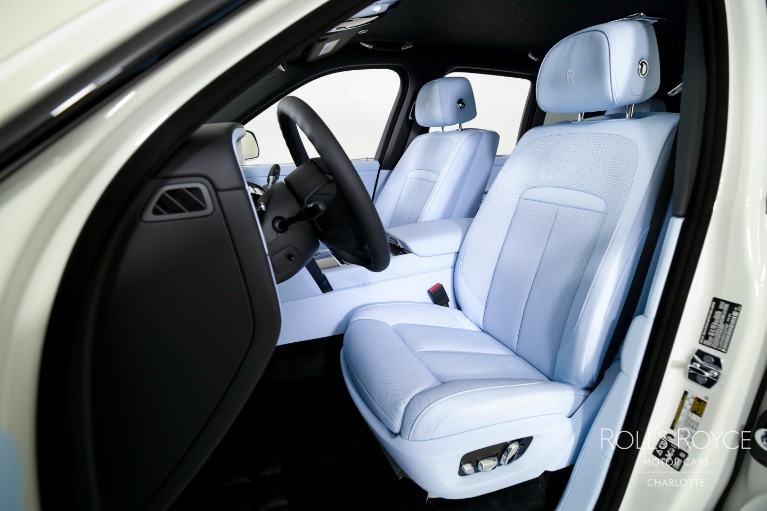 New-2027-Rolls-Royce-Black-Badge-Cullinan