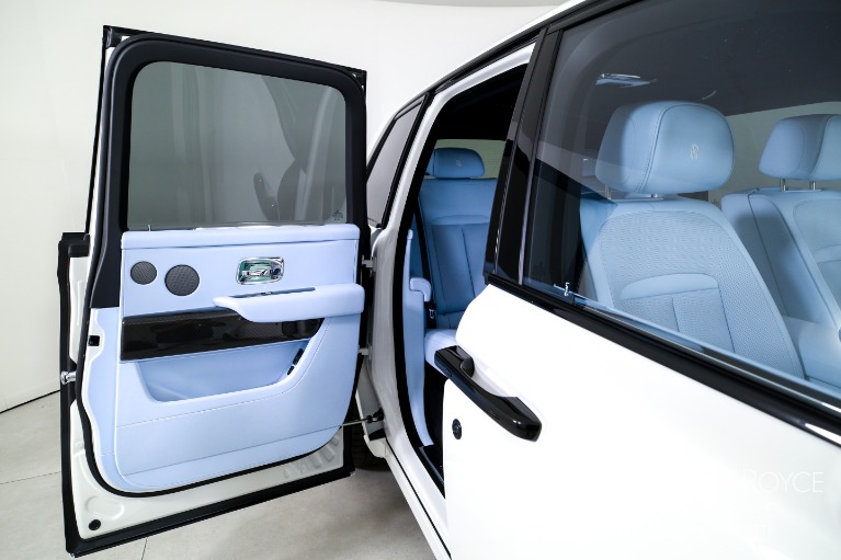 New-2027-Rolls-Royce-Black-Badge-Cullinan