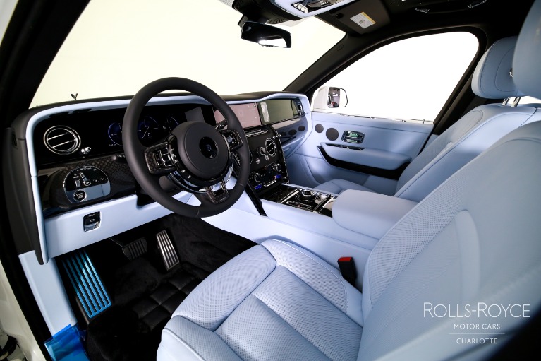 New-2027-Rolls-Royce-Black-Badge-Cullinan
