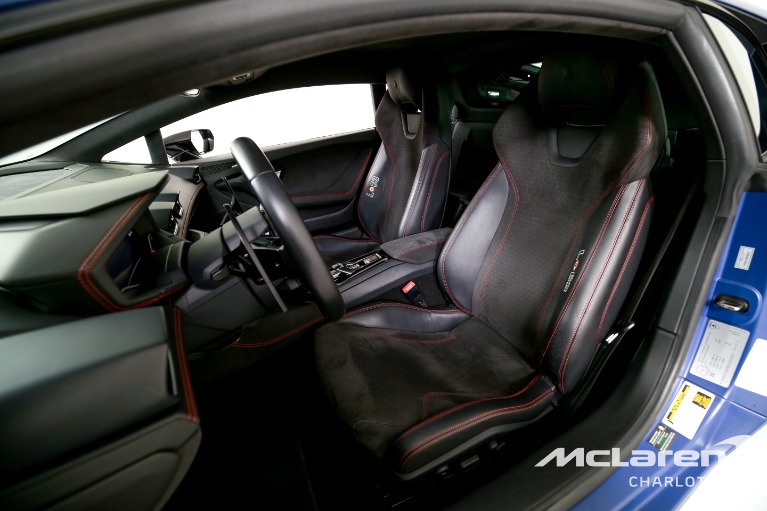 Used-2017-Lamborghini-Huracan-LR-610-4-AVIO-63