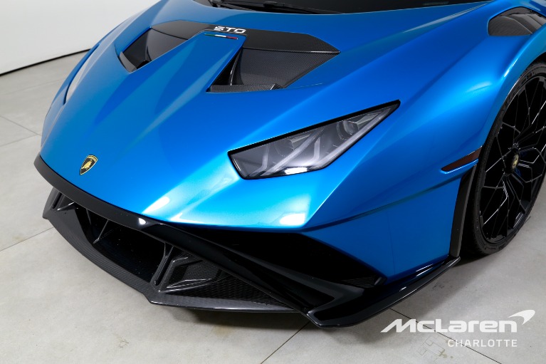 Used-2022-Lamborghini-Huracan-STO