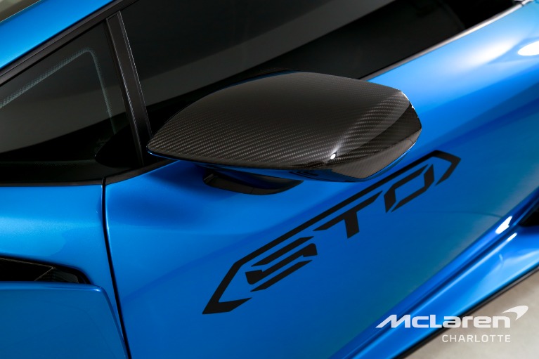 Used-2022-Lamborghini-Huracan-STO