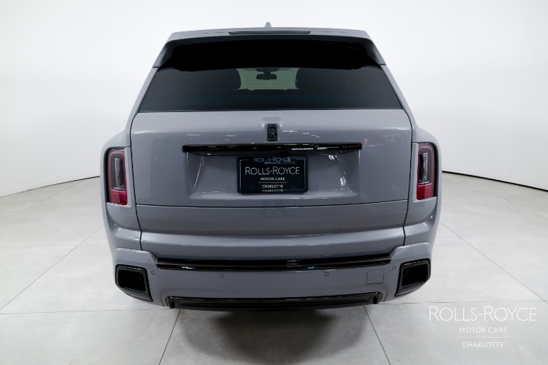 New-2027-Rolls-Royce-Black-Badge-Cullinan